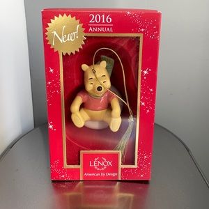2016 Lenox Disneys Winnie the Pooh Sledding Ornamnent